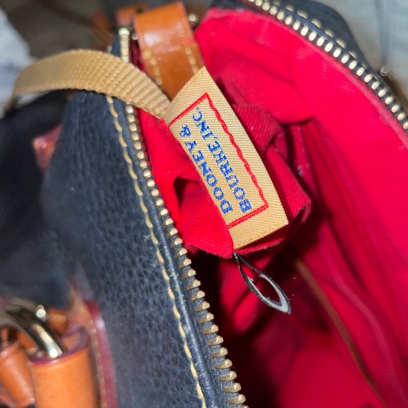 DOONEY & BOURKE PURSE - Picture 9 of 10